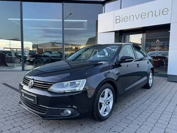 Volkswagen Jetta 755c51dd-e8ff-41cc-87fa-8f90e1a7b531