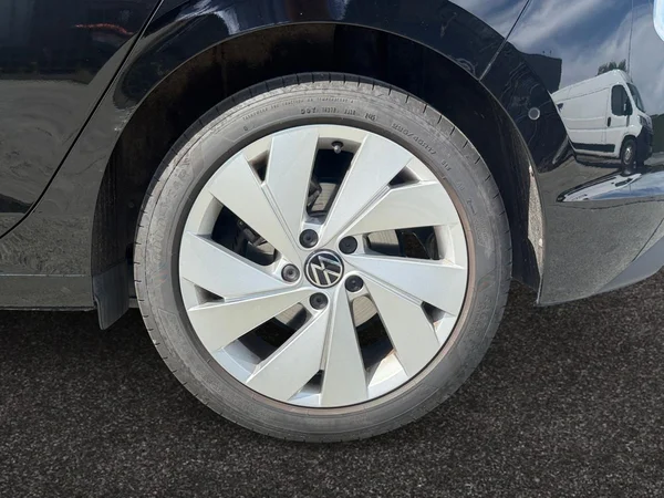 VOLKSWAGEN Golf VIII (2025) — foto 15 van 19