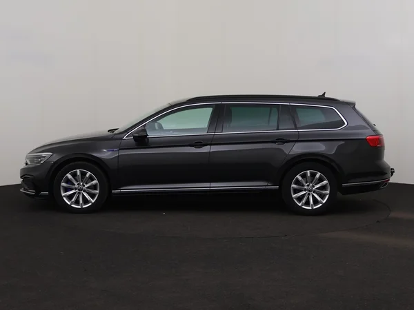 VOLKSWAGEN Passat Variant (2022) — foto 12 van 32