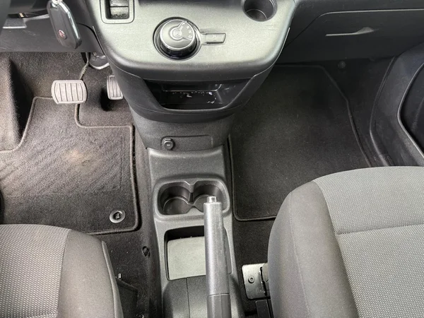 Fiat Doblò (2023) — foto 19 van 19