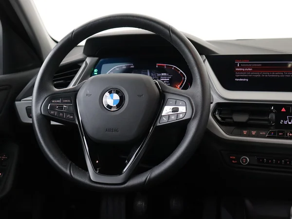 BMW 116 (2023) — foto 14 van 27