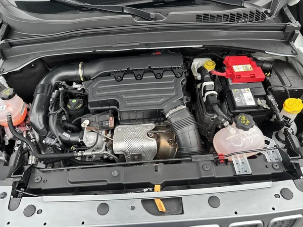 Jeep Renegade (2023) — foto 9 van 19