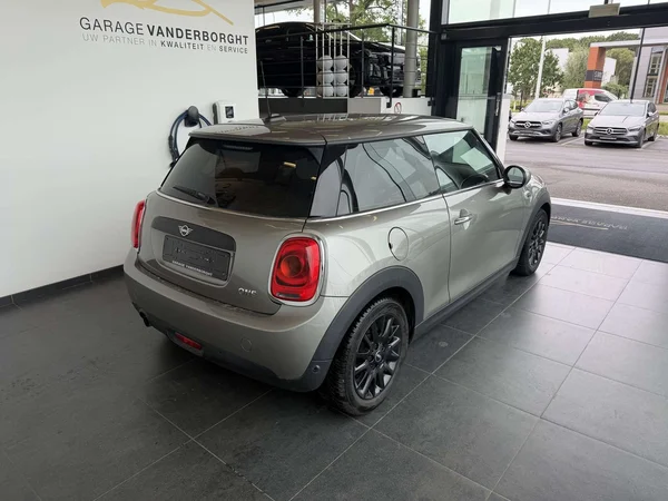 MINI One (2021) — foto 13 van 18