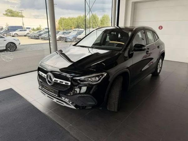 Mercedes-Benz GLA (2023) — foto 16 van 22