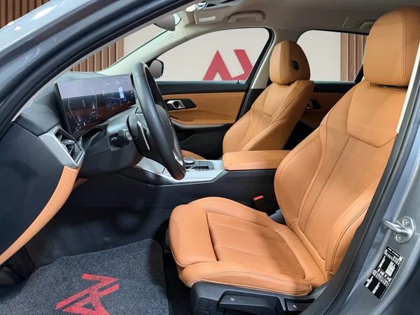 BMW 318 (2022) — foto 4 van 30