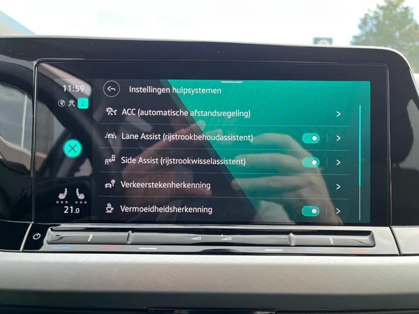 VOLKSWAGEN Golf VIII SW (2024) — foto 7 van 22