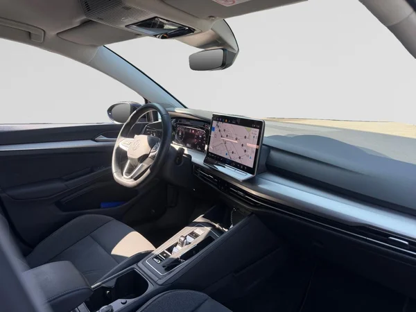 VOLKSWAGEN Golf VIII SW (2024) — foto 17 van 20