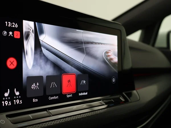 VOLKSWAGEN Golf VIII GTI (2024) — foto 11 van 25