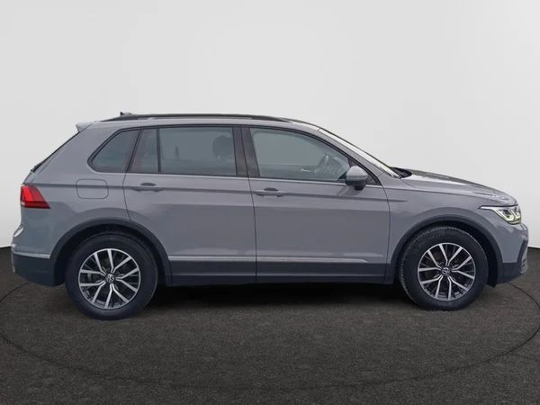 VOLKSWAGEN Tiguan Dsl (2020) — foto 9 van 19