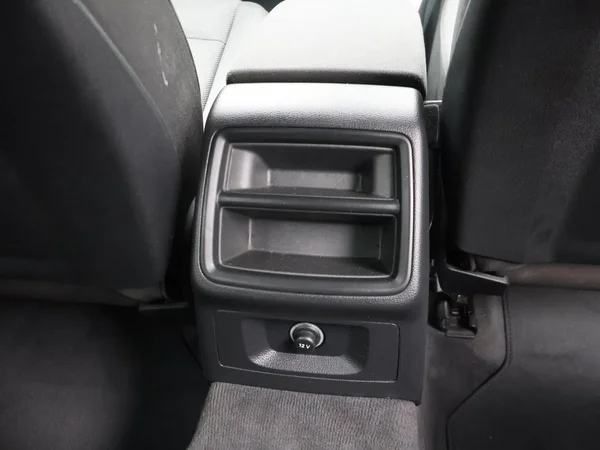 AUDI A4 Avant (2023) — foto 7 van 30