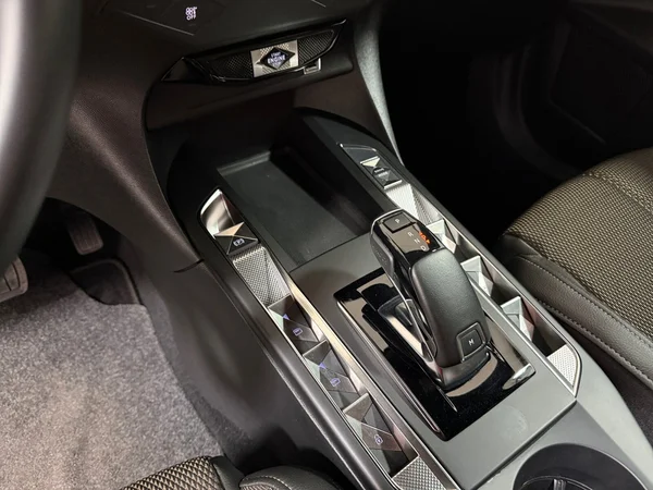 DS-Automobiles DS3-Crossback (2022) — foto 9 van 29