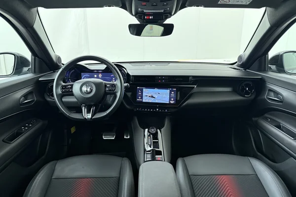 Alfa Romeo Junior (2025) — foto 17 van 17
