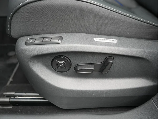 VOLKSWAGEN Tayron eHybrid (PHEV) (2026) — foto 3 van 39