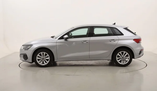 Audi A3 Sportback (2023) — foto 12 van 33