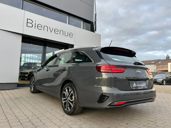 Kia Ceed (2019) — foto 14 van 17