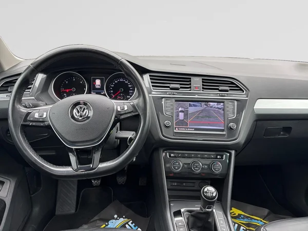 VOLKSWAGEN Tiguan Dsl (2017) — foto 17 van 19