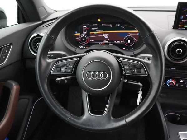 AUDI A3 Cabriolet (2020) — foto 11 van 35