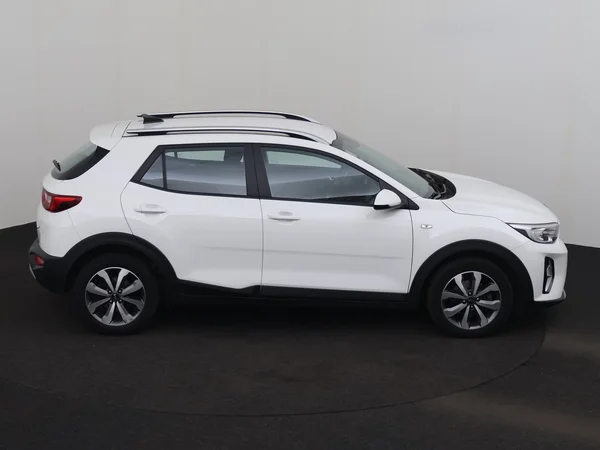 KIA Stonic (2021) — foto 21 van 25