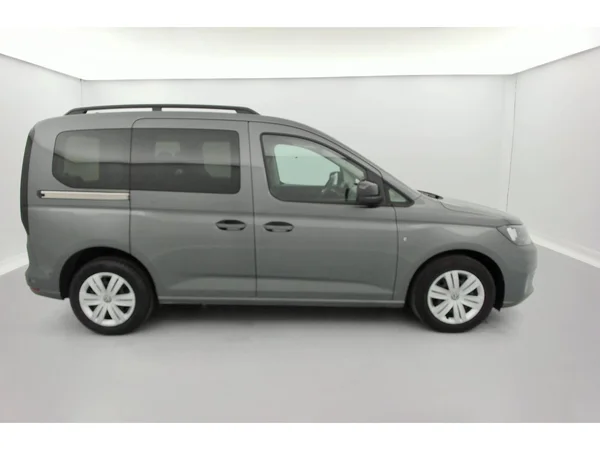 VOLKSWAGEN Caddy (2024) — foto 3 van 36