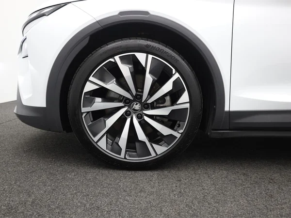 SKODA Elroq (2025) — foto 14 van 21