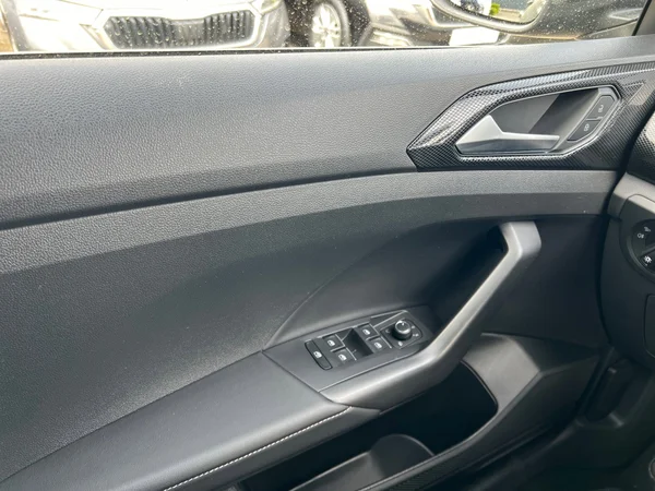 VOLKSWAGEN T-Cross (2025) — foto 8 van 24