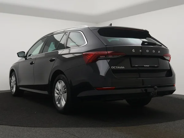 SKODA Octavia Combi (2024) — foto 20 van 27