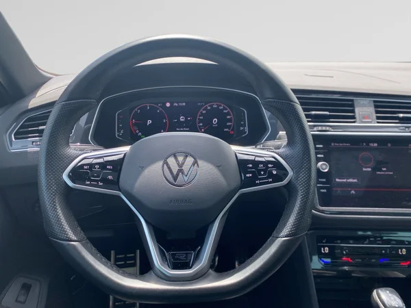 VOLKSWAGEN Tiguan (2023) — foto 10 van 19