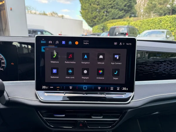 VOLKSWAGEN Passat SW (2025) — foto 3 van 15