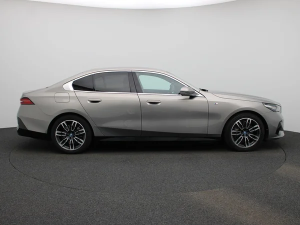 BMW i5 (2024) — foto 52 van 55