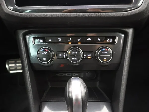 Volkswagen Tiguan (2020) — foto 15 van 27