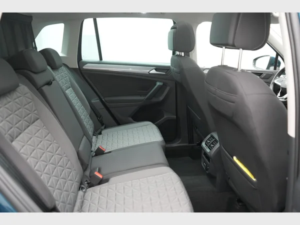 VOLKSWAGEN Tiguan eHybrid (PHEV) (2024) — foto 10 van 30