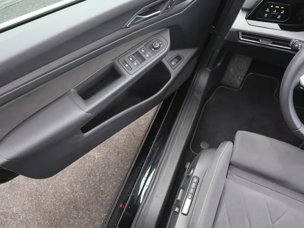 VOLKSWAGEN Golf VIII eHybrid (PHEV) (2024) — foto 5 van 23
