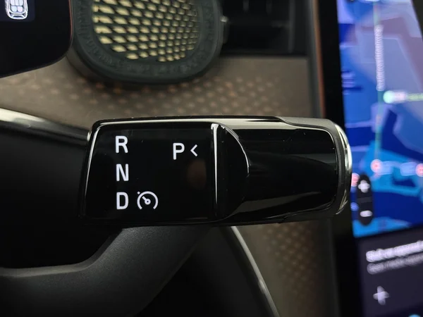 VOLVO EX90 (2025) — foto 4 van 32