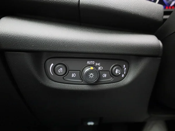 Opel Insignia (2022) — foto 18 van 37