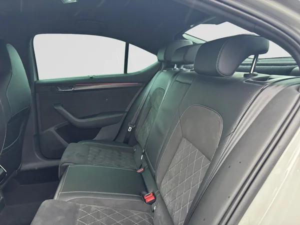 SKODA Superb (2024) — foto 20 van 21