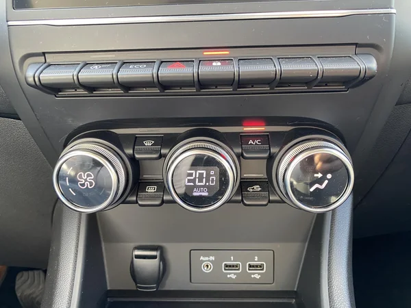 Renault Captur (2022) — foto 11 van 22