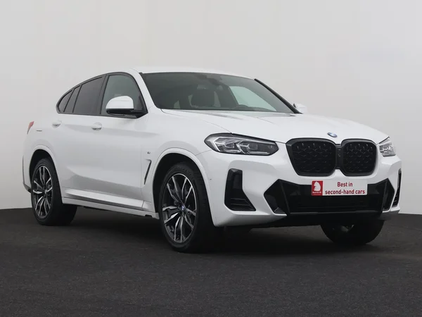 BMW X4 (2022) — foto 24 van 29