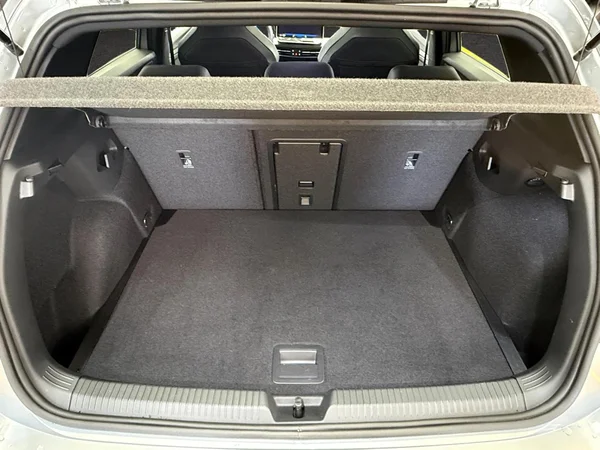 VOLKSWAGEN Golf VIII (2026) — foto 17 van 21