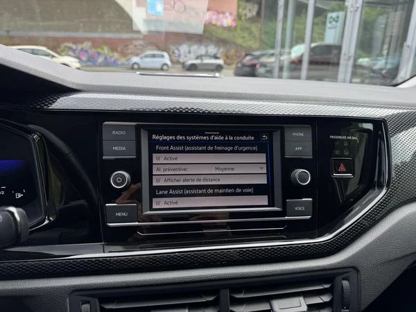 VOLKSWAGEN Polo (2023) — foto 6 van 15