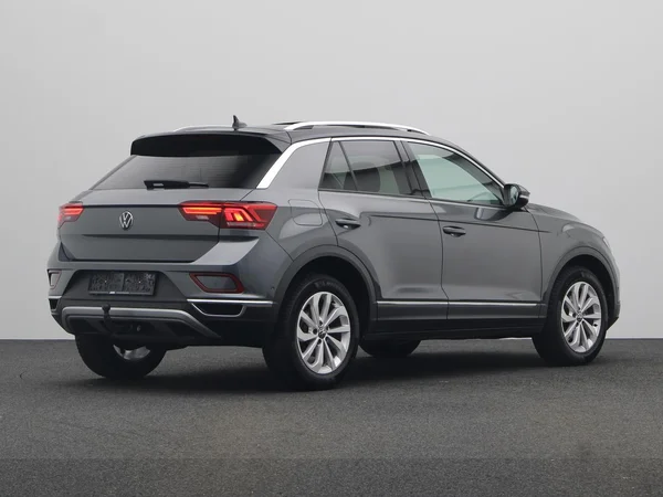 VOLKSWAGEN T-Roc (2022) — foto 12 van 22