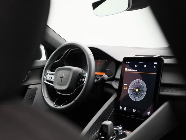 Polestar 2 (2023) — foto 29 van 41