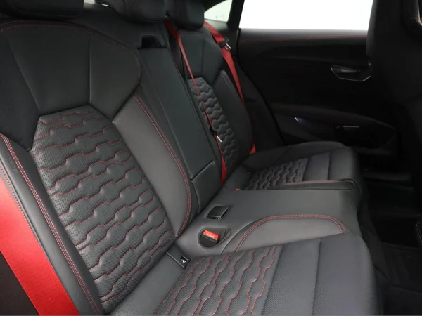 AUDI RS e-tron GT (2025) — foto 26 van 26
