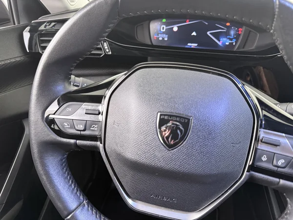 PEUGEOT 308 (2023) — foto 3 van 20