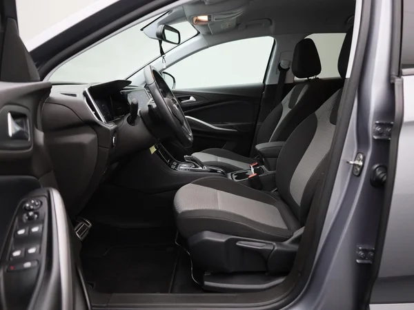 Opel Grandland (2023) — foto 3 van 40