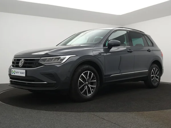 VOLKSWAGEN Tiguan eHybrid (PHEV) (2022) — foto 1 van 25