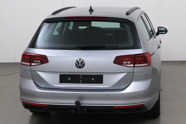 Volkswagen Passat SW (2023) — foto 12 van 17