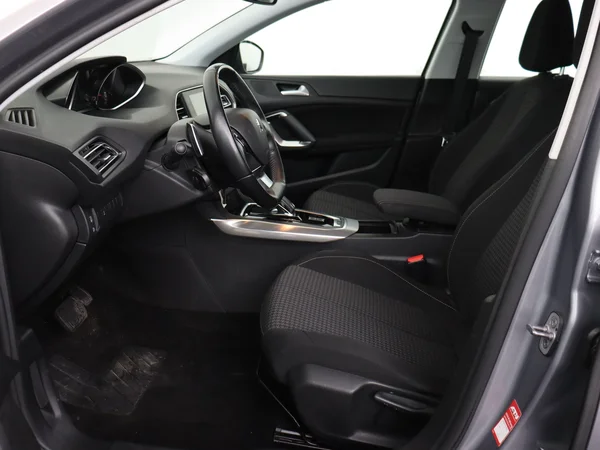 PEUGEOT 308 (2021) — foto 2 van 27