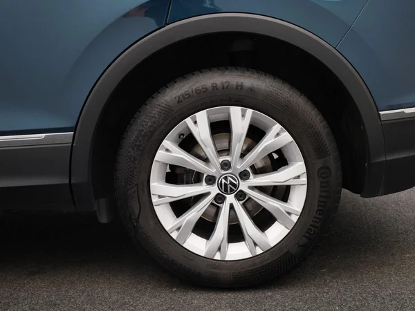 Volkswagen Tiguan (2022) — foto 8 van 39