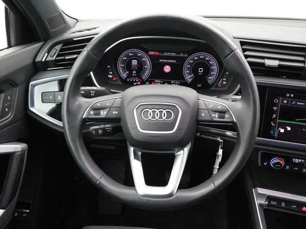 AUDI Q3 Sportback PHEV (2024) — foto 14 van 29