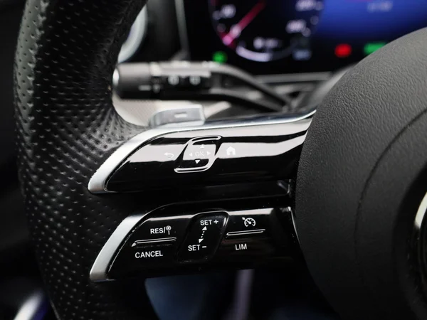 Mercedes-Benz C-Klasse (2023) — foto 14 van 60